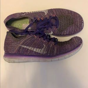 Used Nike Free Woman’s Shoes